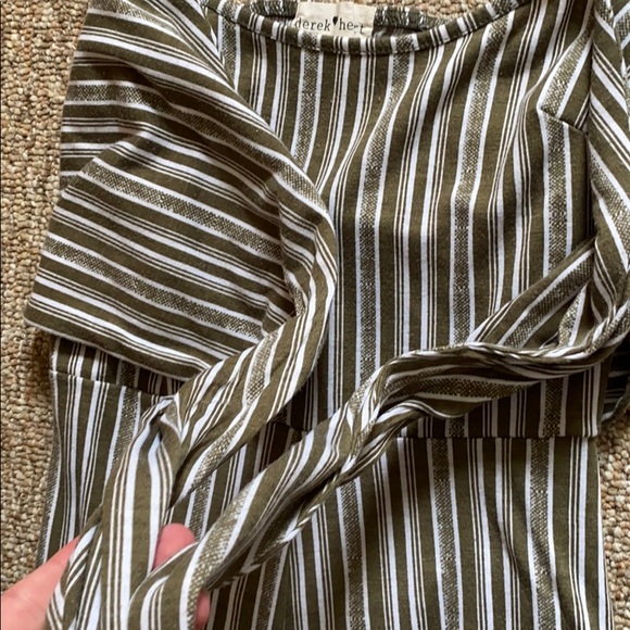 Vertical striped pantsuit! - Picture 2 of 5